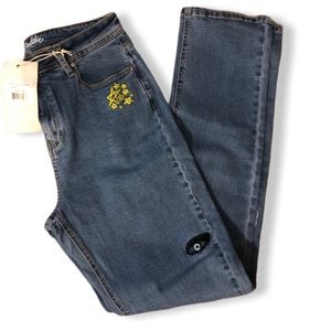 Juniors’ Maddie Jeans With Embroidered Accents, 7